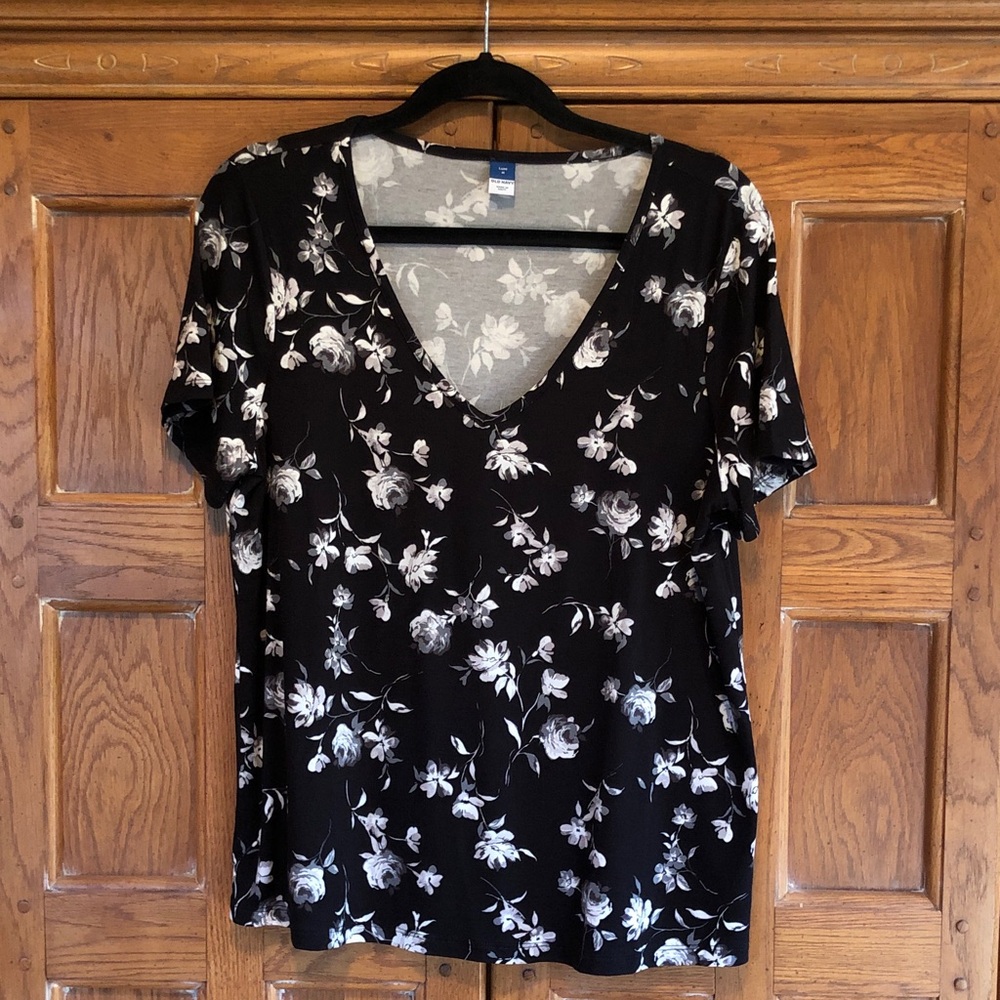 Old Navy Black Floral Luxe Tee T Shirt